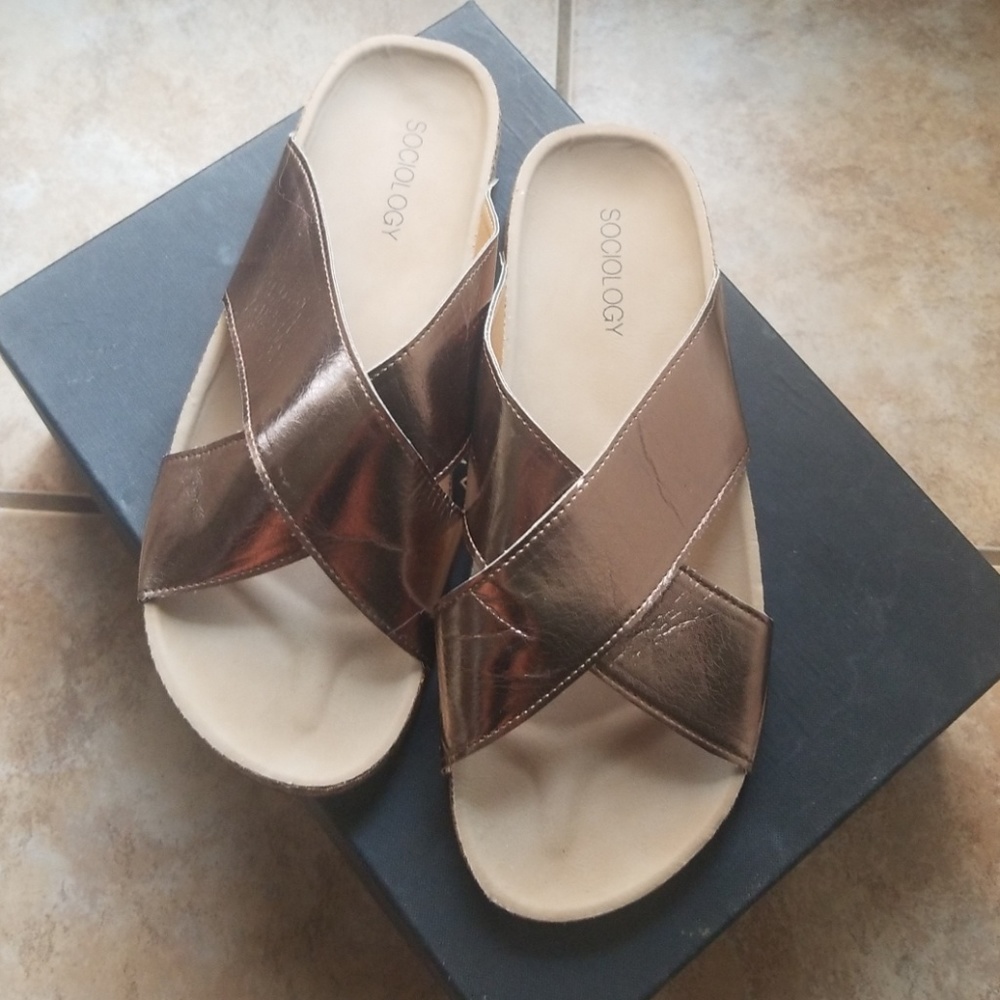Brand new bronze sandals